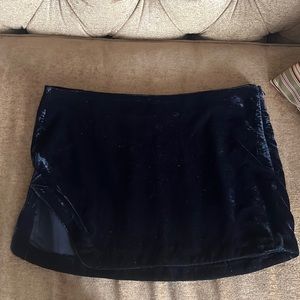 Free people size 6 (runs small) Annalise black velvet miniskirt. New with tags.